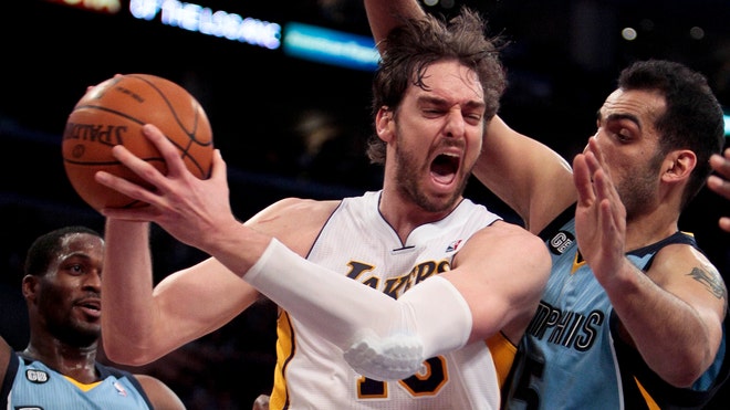 Pau Gasol vs Grizzlies.jpg